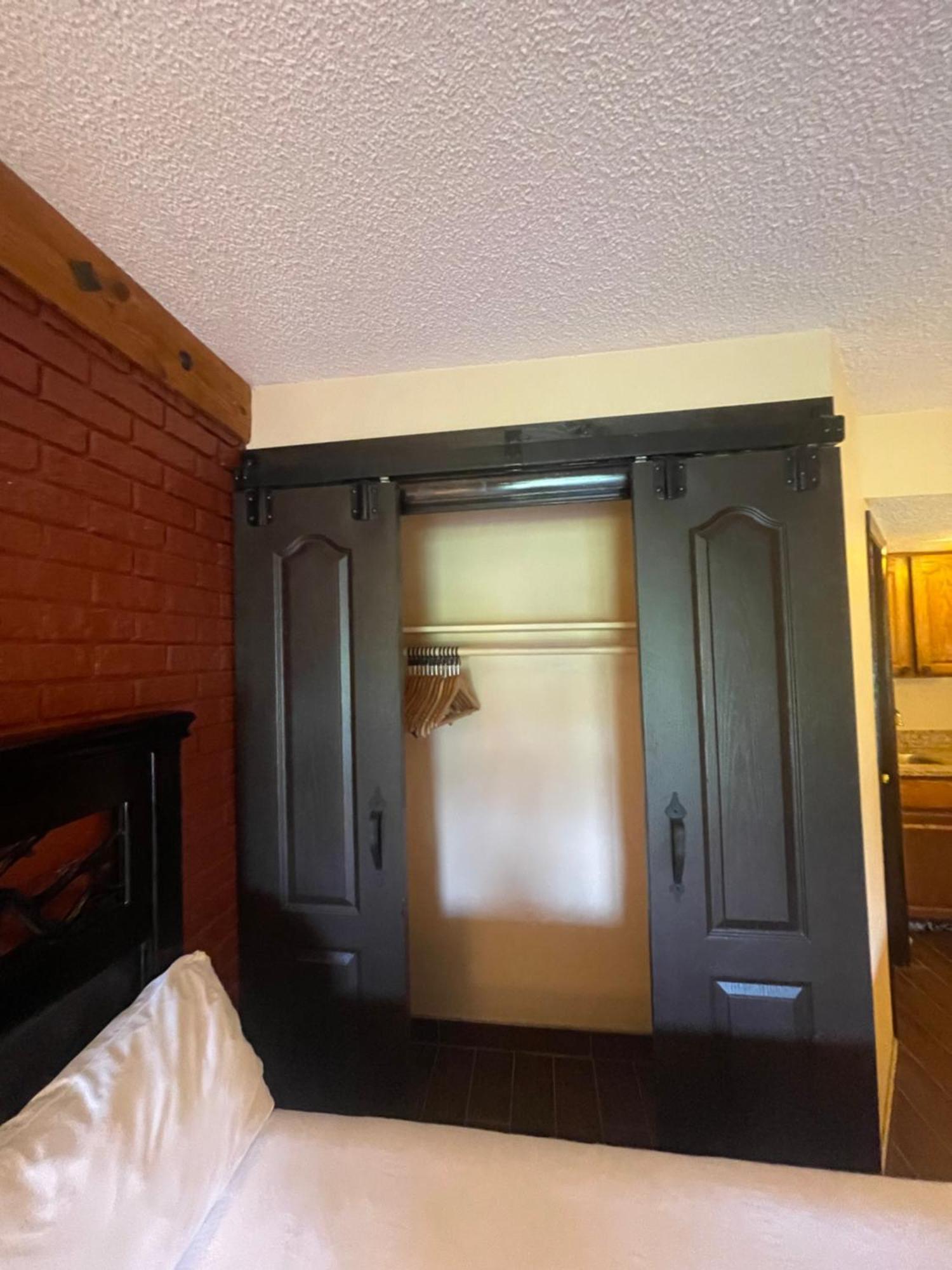 Family Friendly Suite! Arcadegame Inside River Ranch Exterior photo